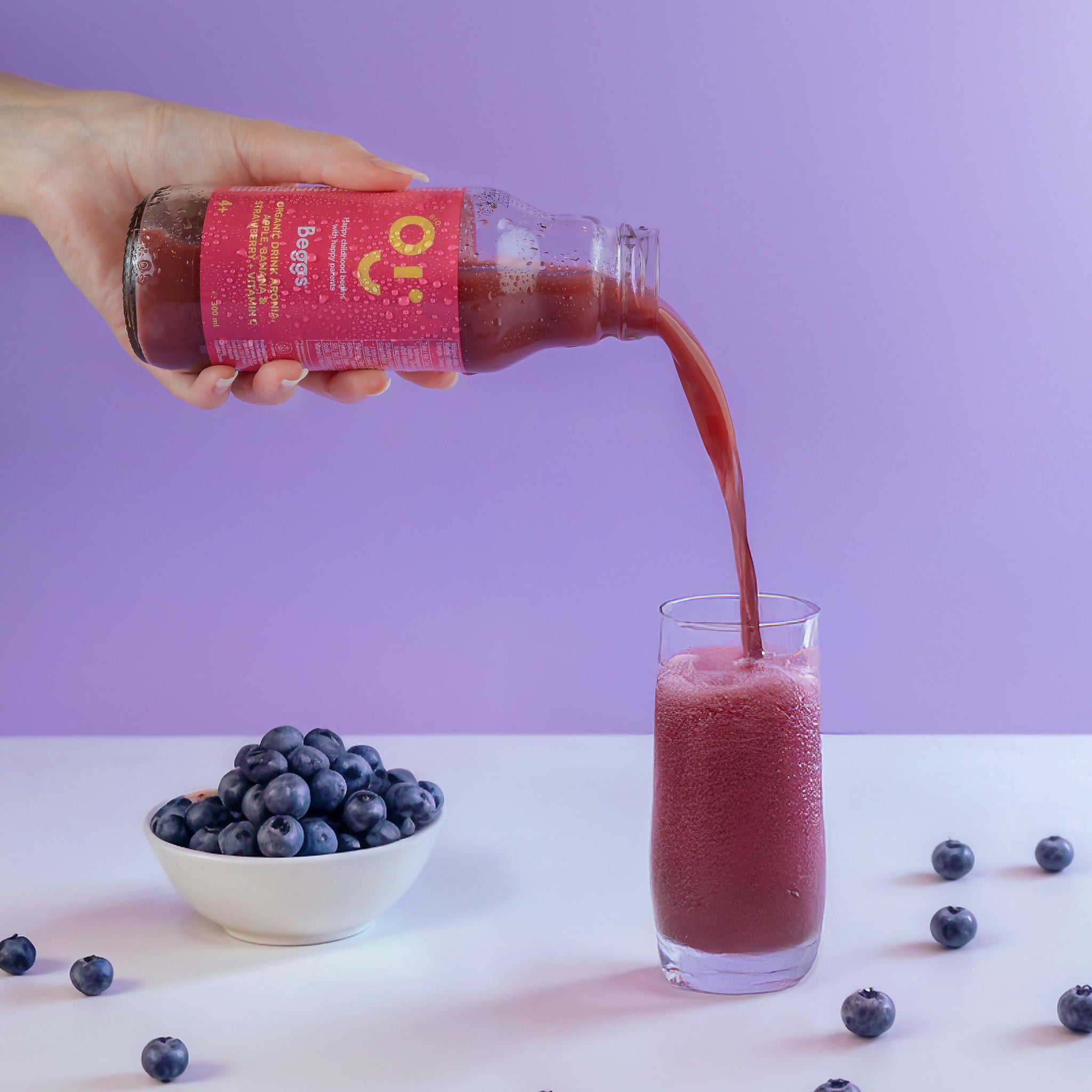 BIO Nápoj aronie, jablko, banán & jahoda (300 ml)