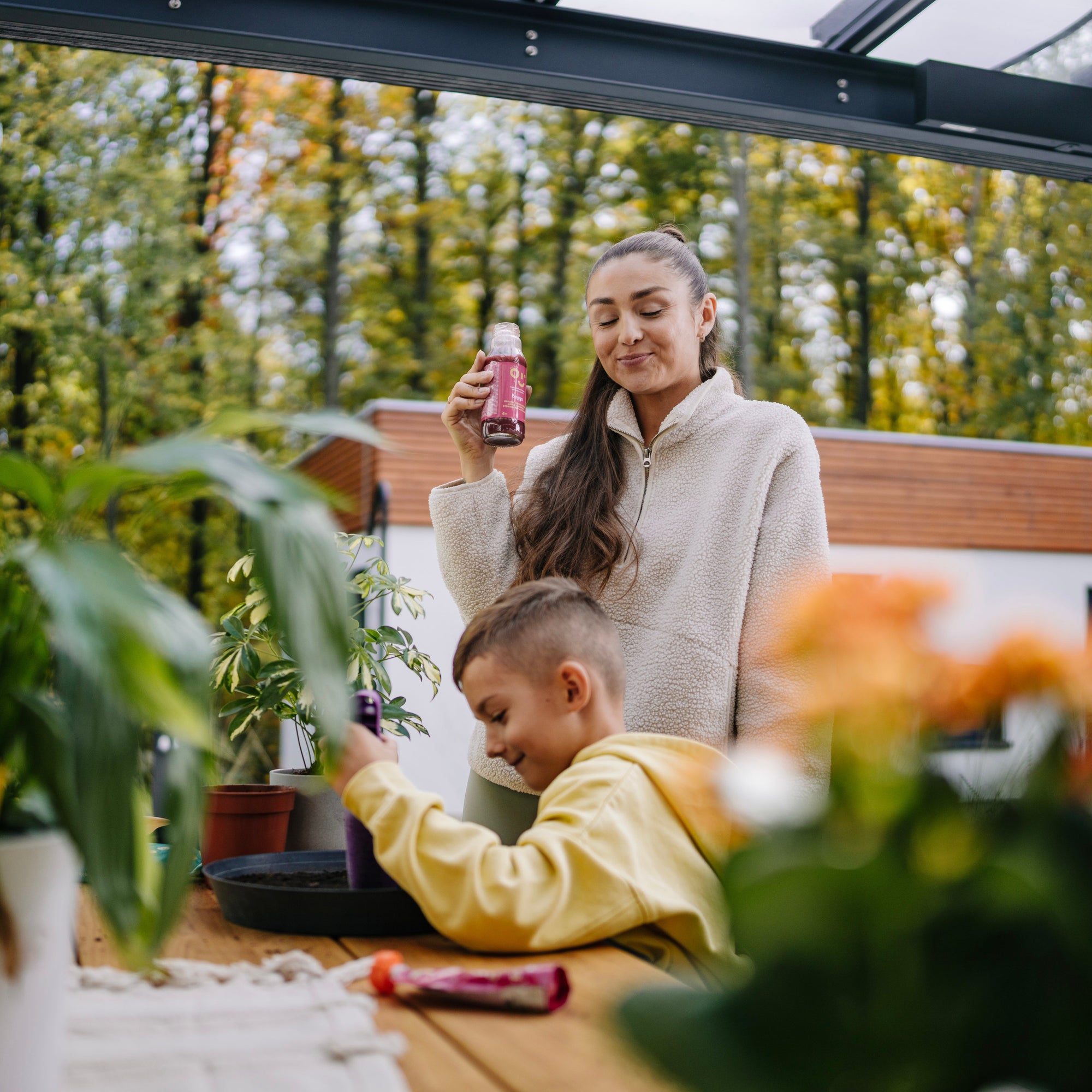 BIO Nápoj aronie, jablko, banán & jahoda (300 ml)